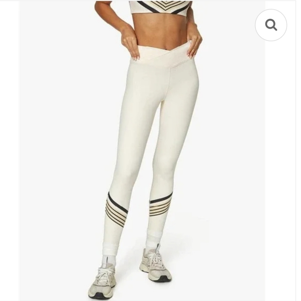 LAST CHANCE WeWoreWhat Cream Leggings with Chevron Stripe Sz M